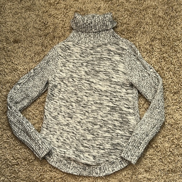 Gap Women’s Black and White Turtleneck Knit Long Sleeve Sweater Size xsmall - Picture 8 of 10